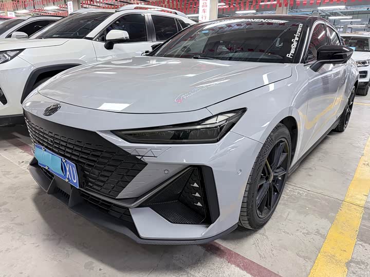 Changan UNI-V 2023 1.5T smart pilot model