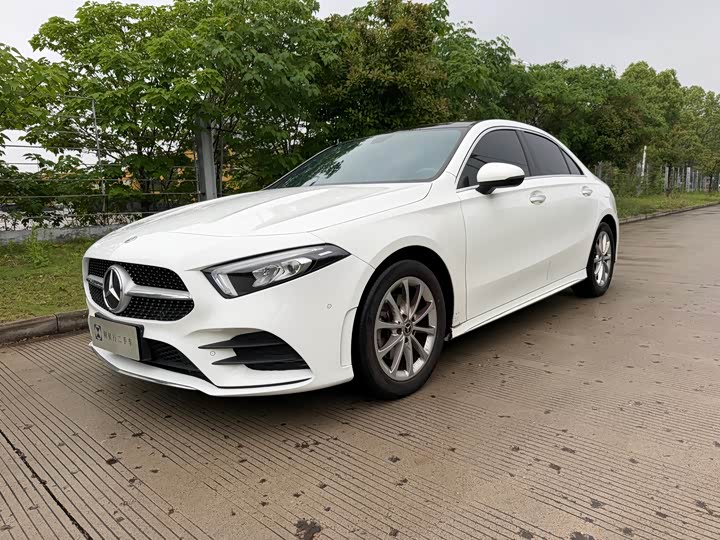 2022 Mercedes-Benz A-Class 2022 Model 2 A 200 L Sports Sedan Fashionable