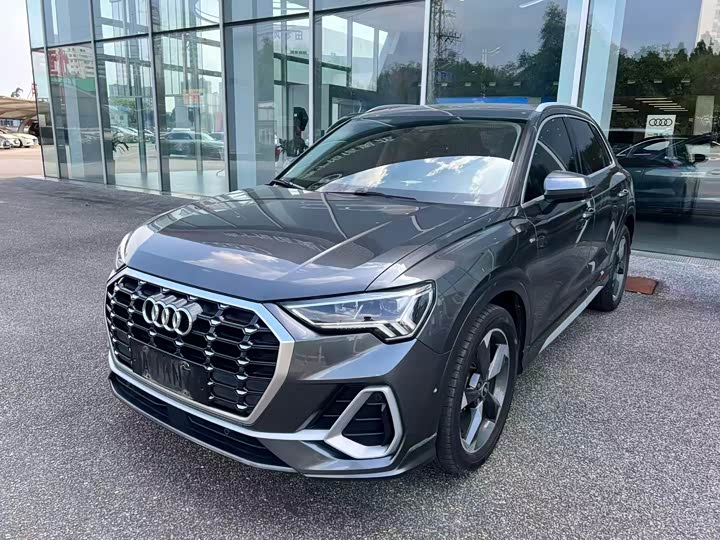 2021 Audi Q3 2022 35 TFSI Fashionable and Dynamic