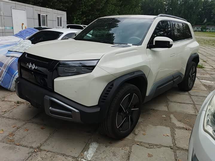 Titan 3 2025 Model 501KM AWD Max