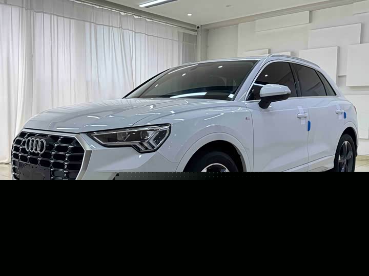 2021 Audi Q3 2022 35 TFSI Fashionable and Dynamic