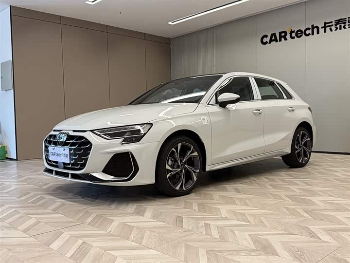 2025 Audi A3 2025 Sportback 35TFSI Flying Spur Exclusive Model