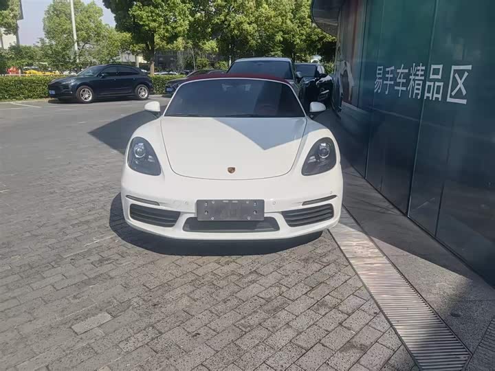 2023 Porsche 718 2022 Boxster 2.0T