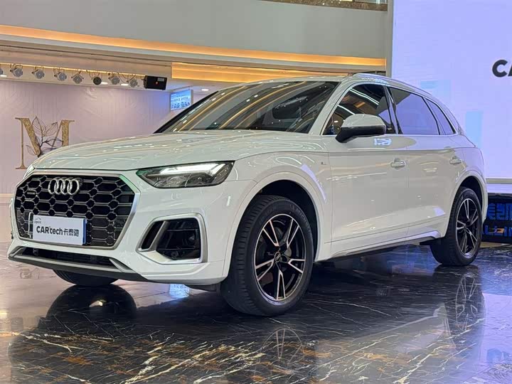 2021 Audi Q5L 2022 40T fashionable and dynamic model