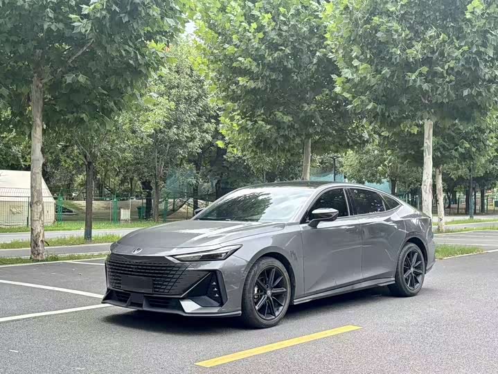 Changan UNI-V 2023 1.5T Prestige Edition