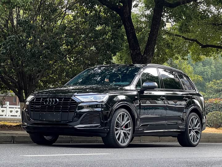 2023 Audi Q7 2023 55 TFSI quattro S line ice and snow sports version