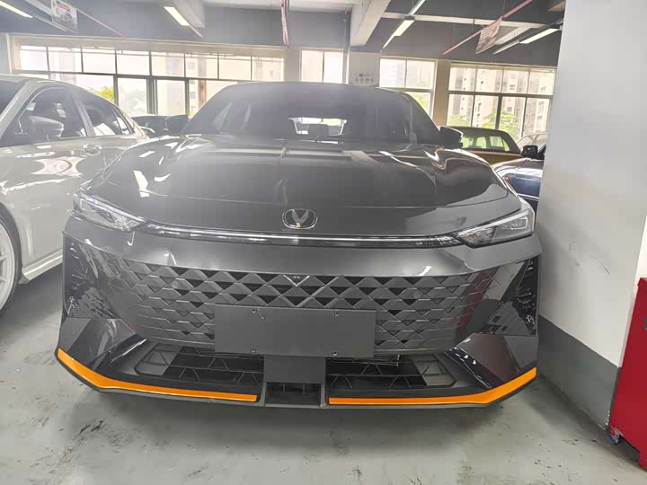 Changan UNI-V 2024 1.5T noble sports model