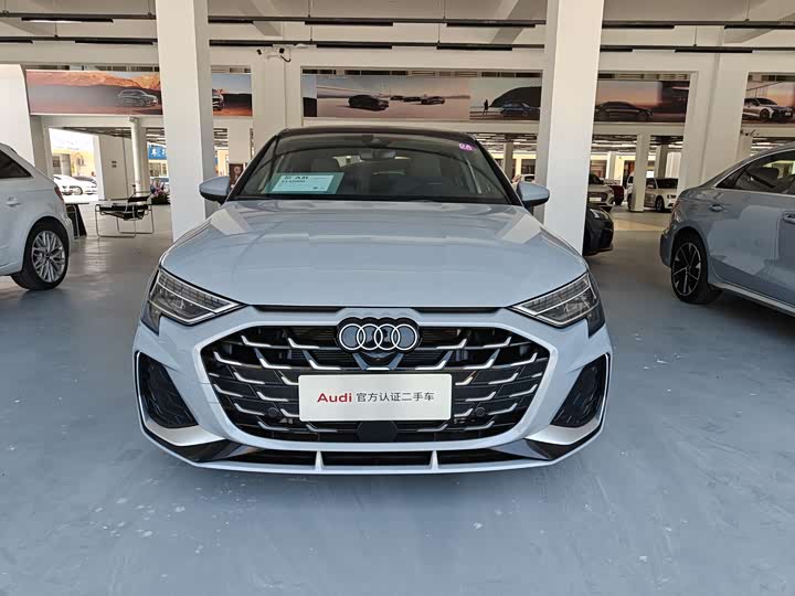 2024 Audi A3 2025 Sportback 35TFSI Flying Spur Exclusive Model