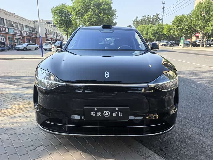 2025 Wenjie M9 2025 extended range Ultra version 52kWh 5-seat version (192-line lidar)