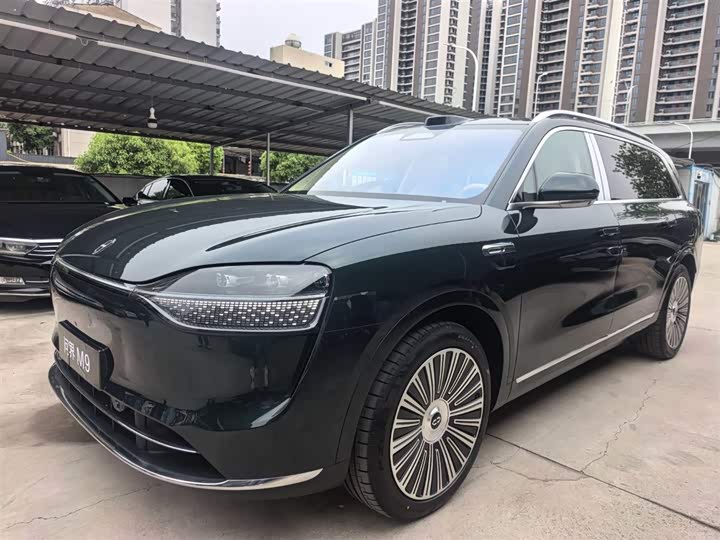 Wenjie M9 2025 extended range Ultra version 52kWh 6-seater version (192-line lidar)