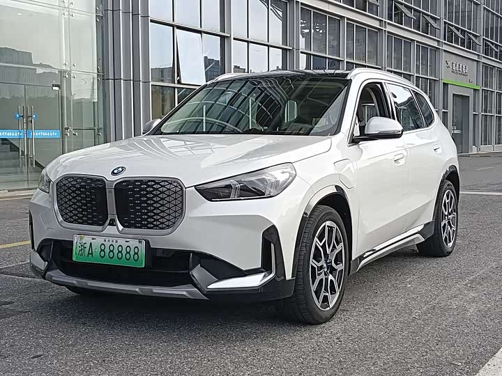 BMW iX1 2023 xDrive30L X Design Package