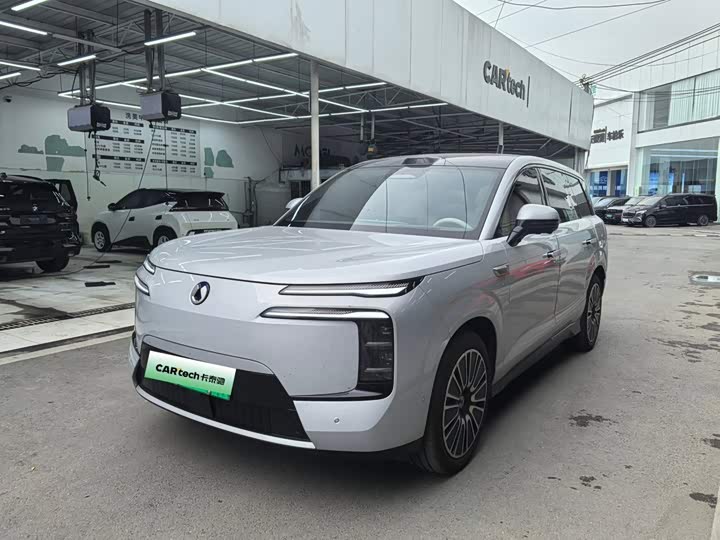Denza N8L 2025 flagship model