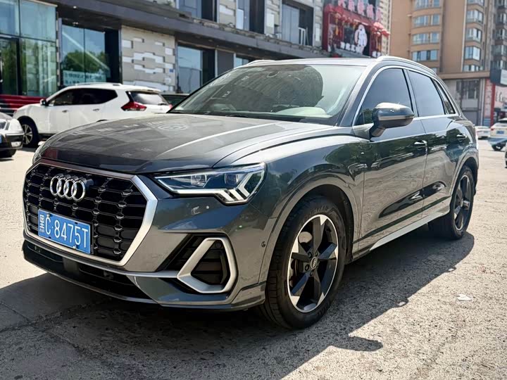 2021 Audi Q3 2022 35 TFSI Fashionable and Dynamic