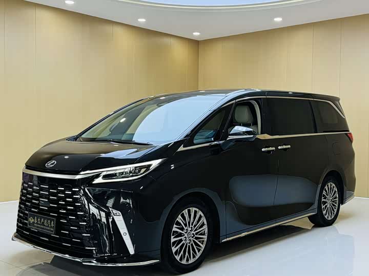 2025 Lexus LM 2025 500h six-seater premium version