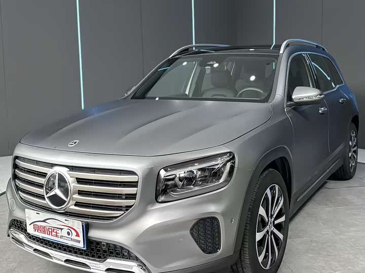 Mercedes-Benz GLB 2024 GLB 220 Fashion Model