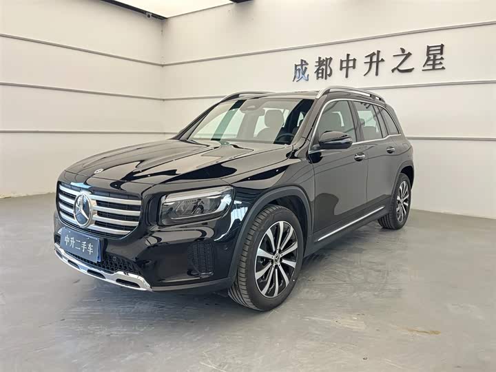 Mercedes-Benz GLB 2025 GLB 220 Fashion Model