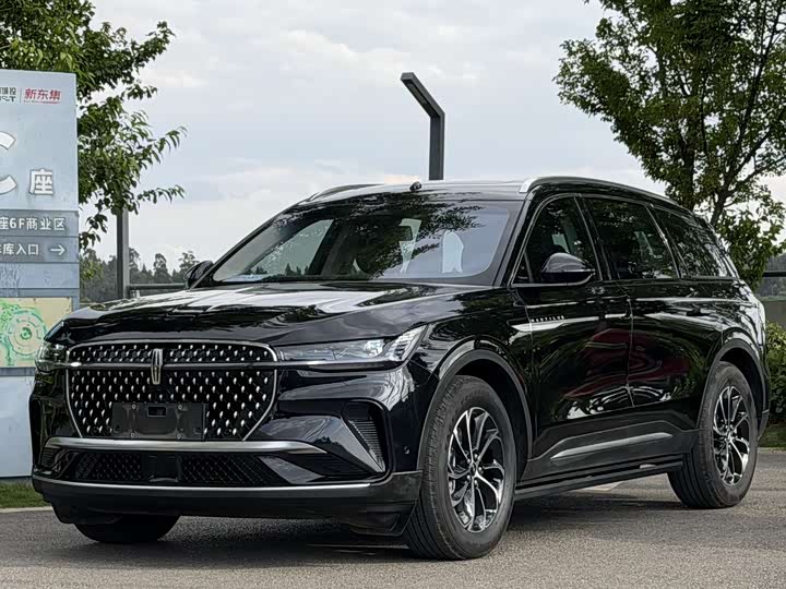 Nautilus 2023 2.0T AWD Premiere