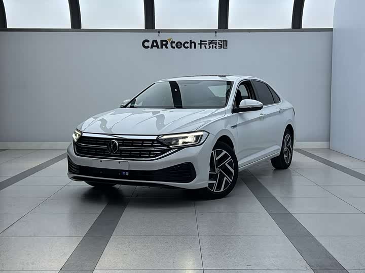 Sagitar 2023 280TSI DSG surpasses Lite version
