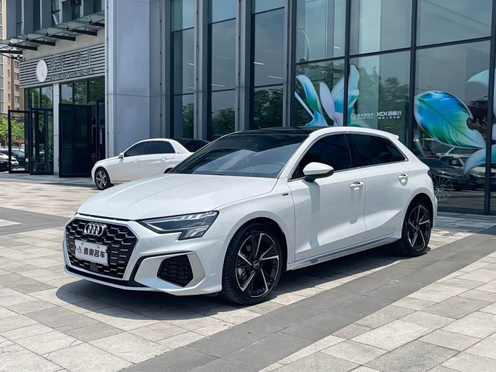Audi A3 2024 Sportback 35 TFSI stylish and sporty