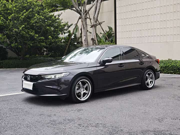 Stylish 2023 240TURBO CVT Deluxe Edition