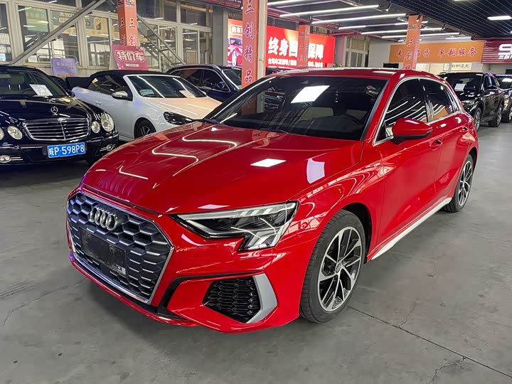 Audi A3 2021 Sportback 35 TFSI aggressive sports model