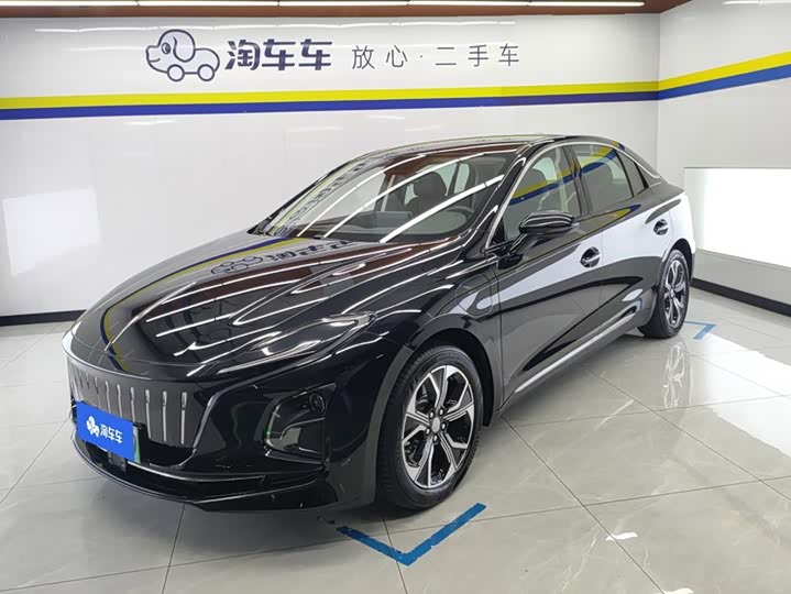 Hongqi E-QM5 2023 facelift basic travel version