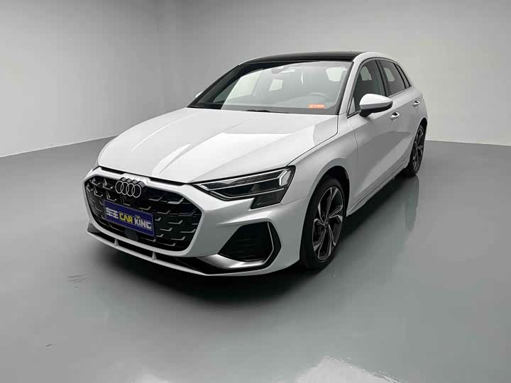 2025 AudiA3 2025 Model Sportback 35TFSI Flying SpurPremiumModel