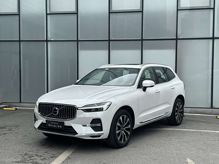 Volvo XC60 2024 model B5 four-wheel drive Zhiyuan luxury version