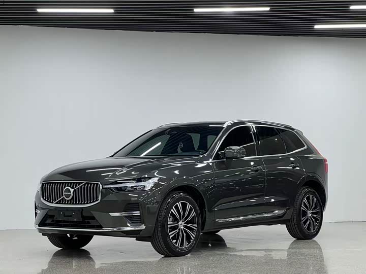Volvo XC60 2022 B5 four-wheel drive Zhiyuan Deluxe Edition