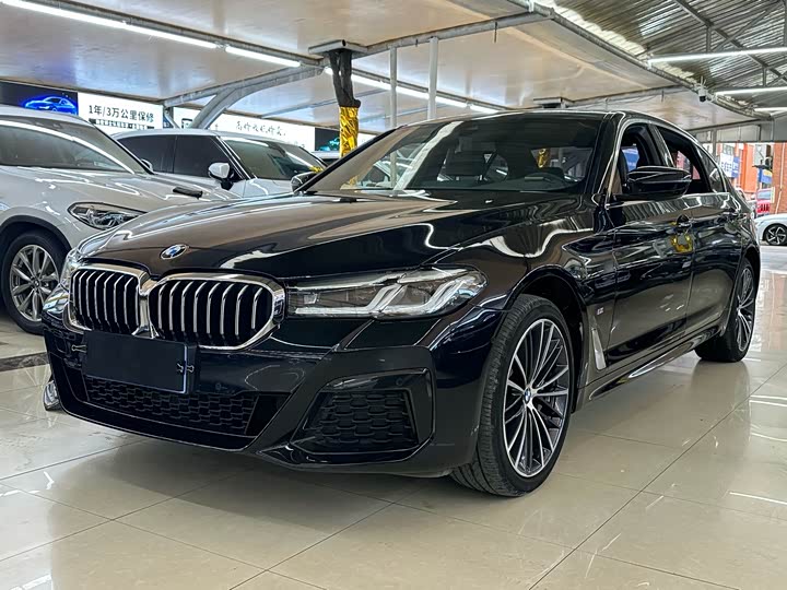 BMW 5 Series 2022 facelift 530Li leading M sports package