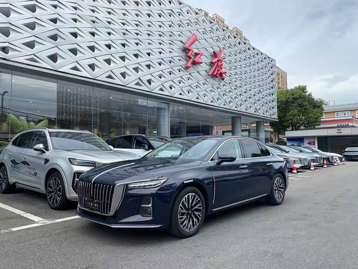 Hongqi H5 2023 2.0T automatic smart connected flag version