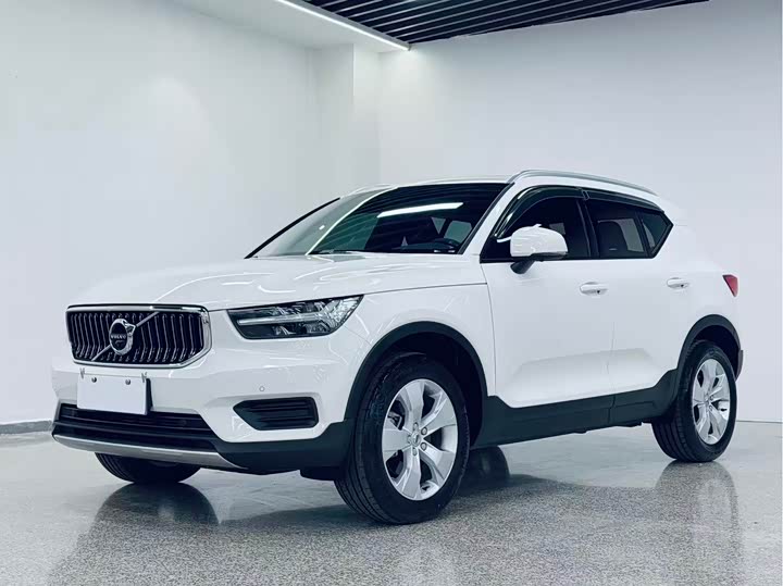 Volvo XC40 2022 T4 four-wheel drive smart travel fashion version