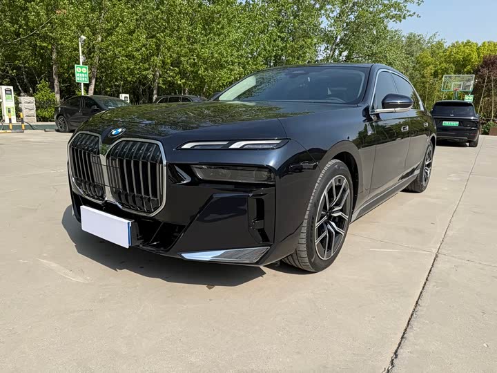 BMW 7 Series 2023 735Li M Sports Package