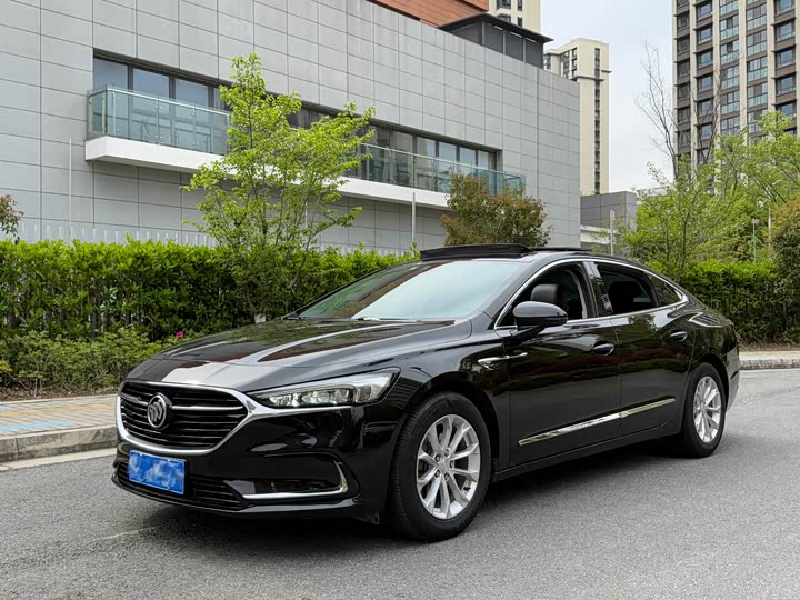 LaCrosse 2022 552T luxury model
