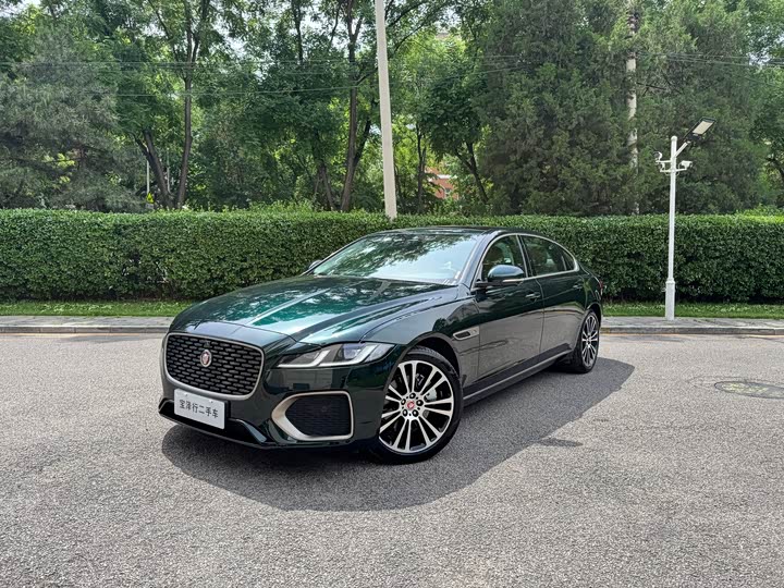 Jaguar XFL 2025 2.0T P250 two-wheel drive exclusive luxury version