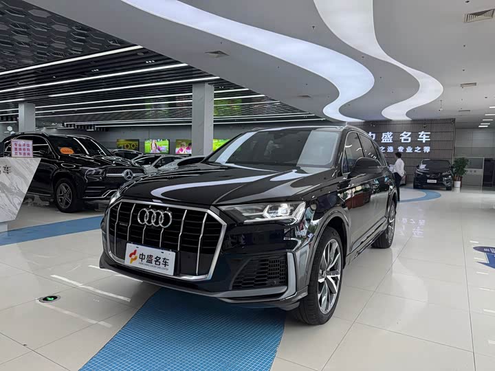 Audi Q7 2023 55 TFSI quattro S line sports