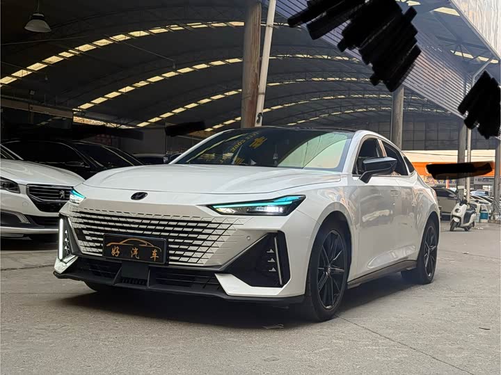 Changan UNI-V 2022 1.5T premium model