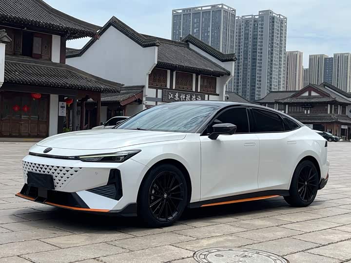 Changan UNI-V 2023 1.5T exclusive model