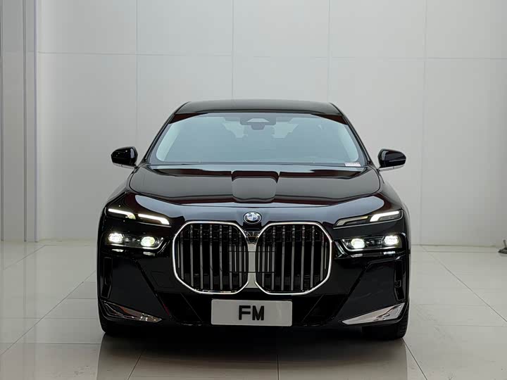 BMW 7 Series 2023 735Li M Sports Package