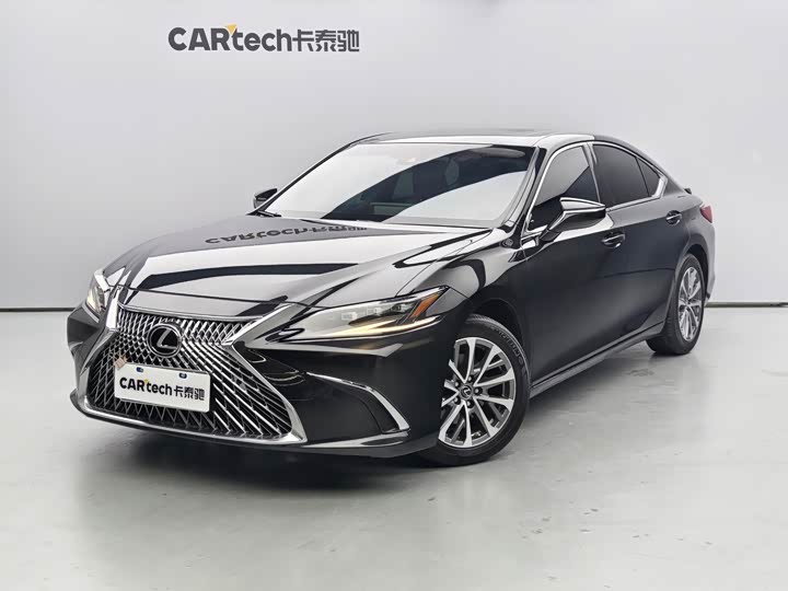 Lexus ES 2022 300h Excellence Edition