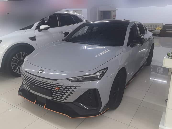 UNI-V 2022 Model 2.0T Edition