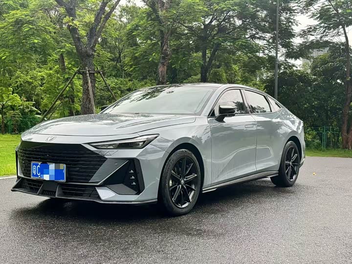 Changan UNI-V 2022 1.5T ZunGui Edition