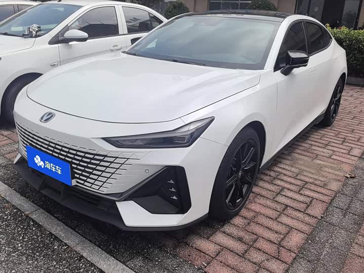 Changan UNI-V 2023 1.5T Prestige Edition