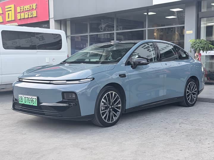 B01 2025 Model 550 Edition