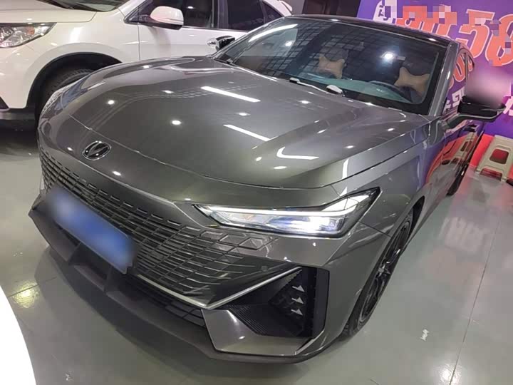 Changan UNI-V 2022 1.5T premium model
