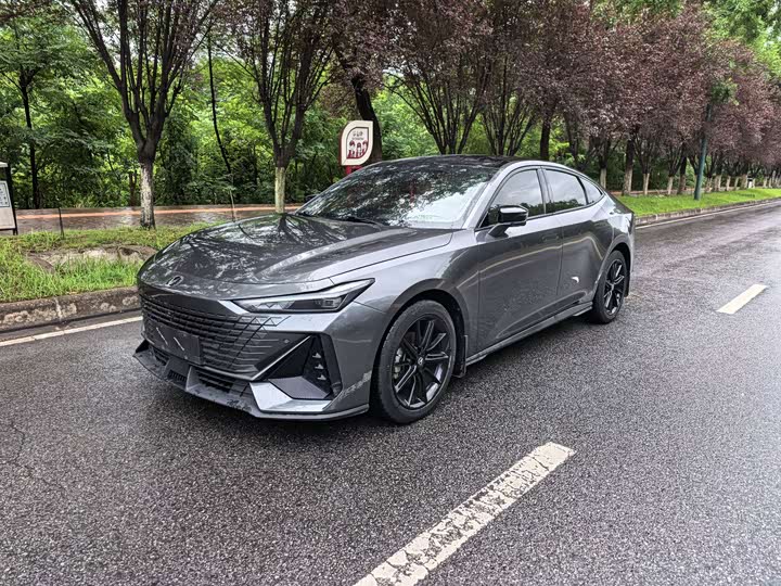 Changan UNI-V 2022 1.5T premium model
