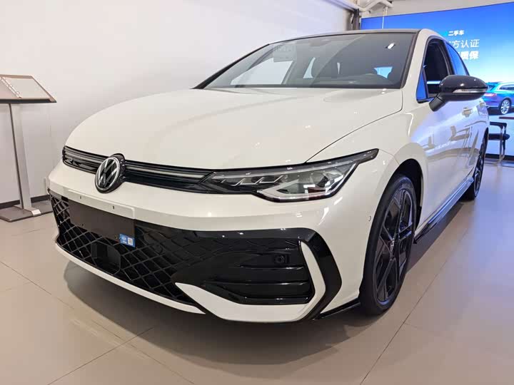 Golf 2025 300TSI R-Line