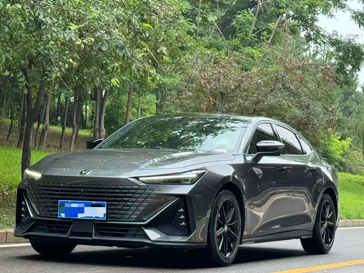 Changan UNI-V 2022 1.5T ZunGui Edition