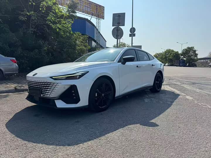 Changan UNI-V 2022 1.5T ZunGui Edition