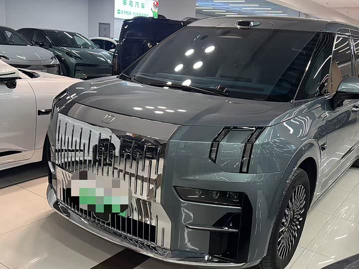 Zeekr 009 2024 6-Seater Executive AWD 108kWh